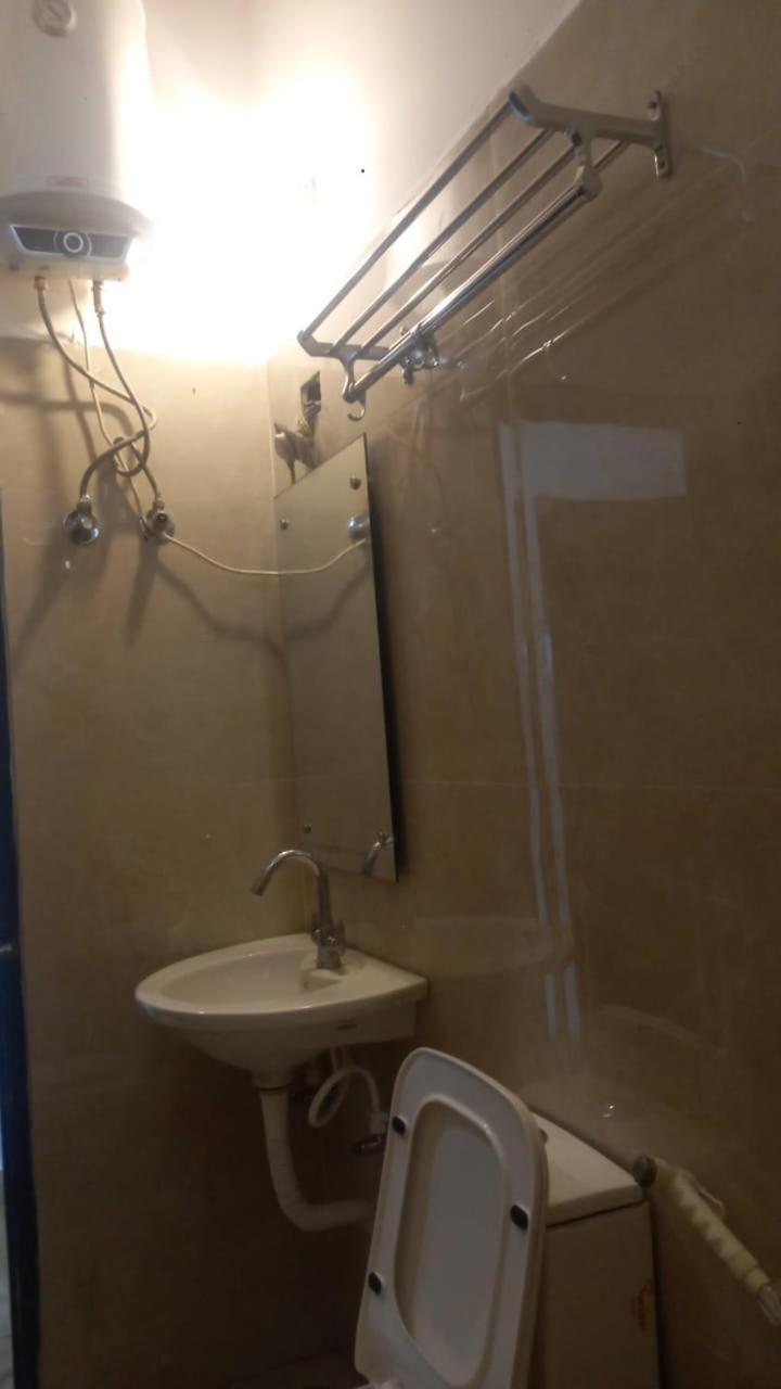Hotel The First By Goyal Hotelie Agra  Exterior photo